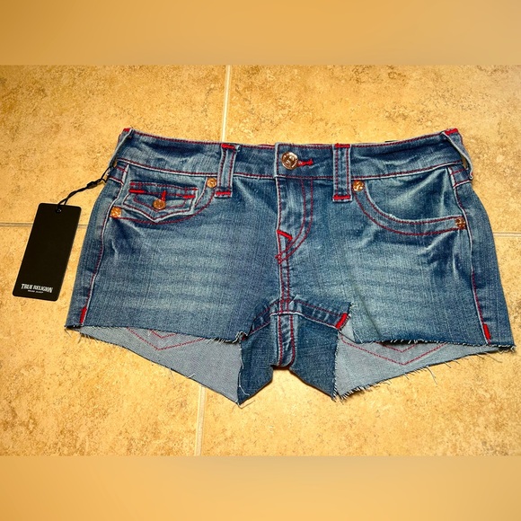 NWT🌷True Religion Cute Off Shorts - Size 26